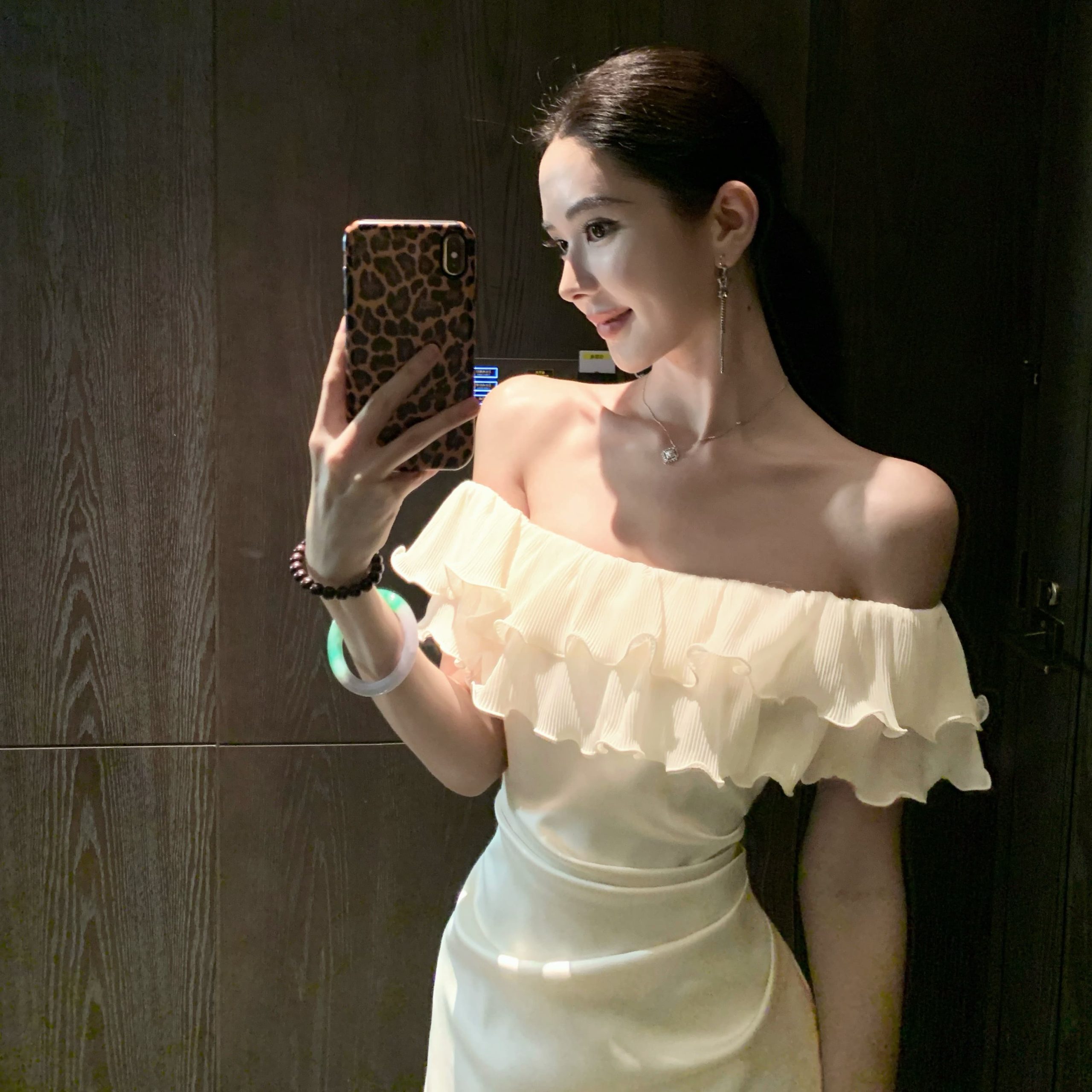 French Style Off-Shoulder Ruffle Dress with Cinched Waist and Bodycon Fit - Image 3