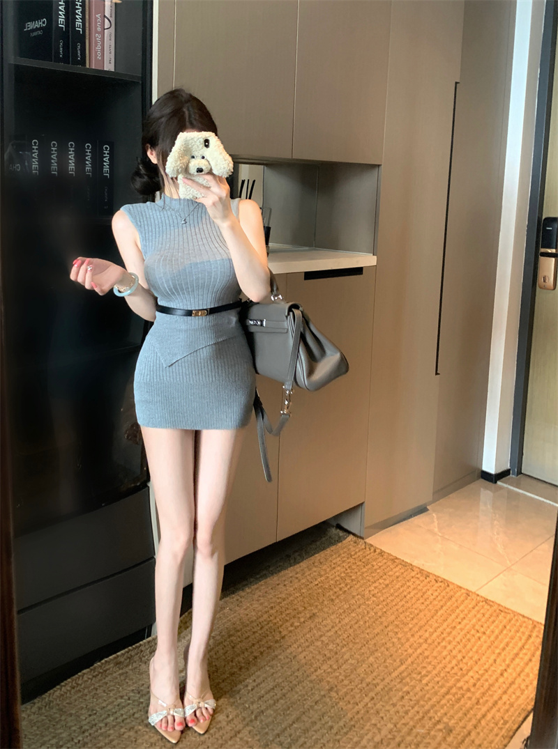Women's Sleeveless Knit Sweater and Skirt Set Summer Slim Two-Piece with Belt - Image 4